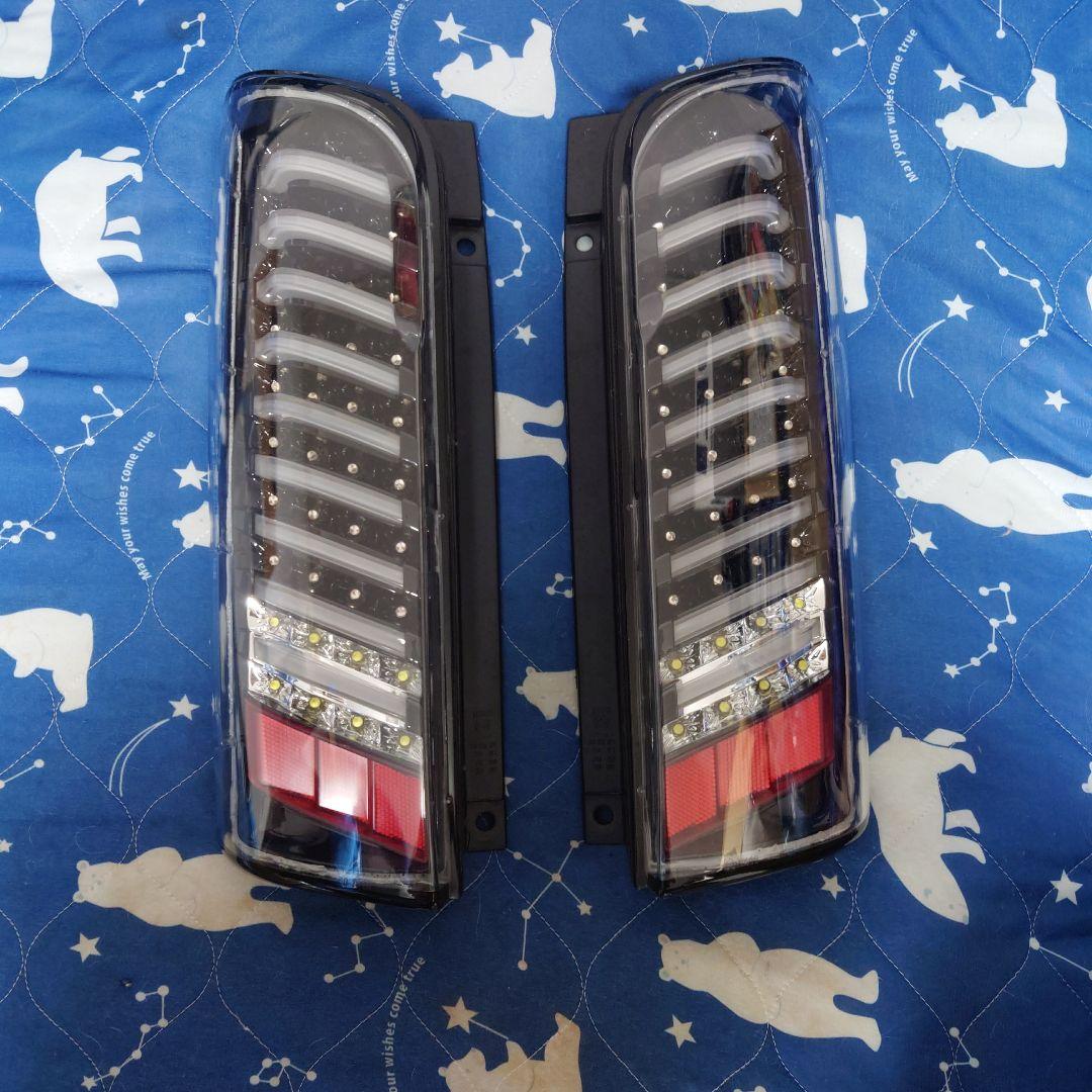 ま*る様 NV350　E26　初期型用　LEDクリアテールランプ　（キャラバン）