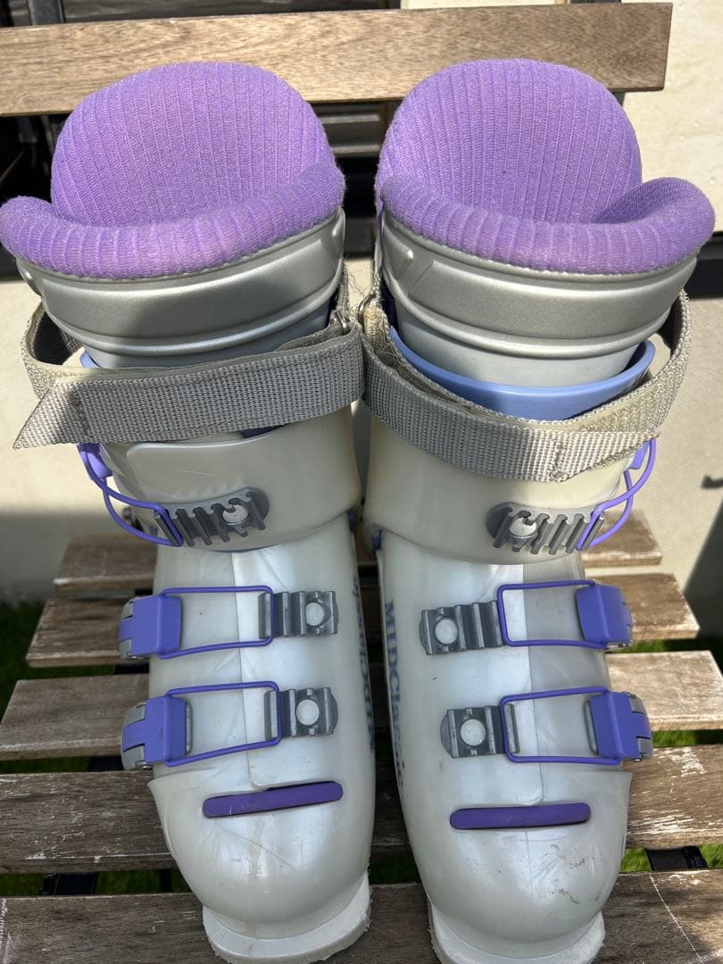 使用回数少なめ　SALOMON 145cmスキーセット　女性、高学年、中学生