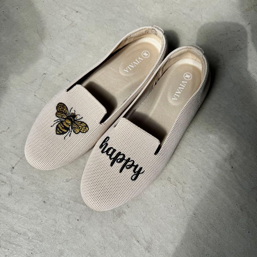 【美品】VIVAIA 蜂 刺繍 フラットシューズ　36（22.5〜23cm）