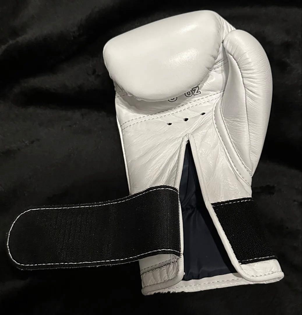 【未使用】Winning(ウイニング)ボクシンググローブ 8oz ホワイト