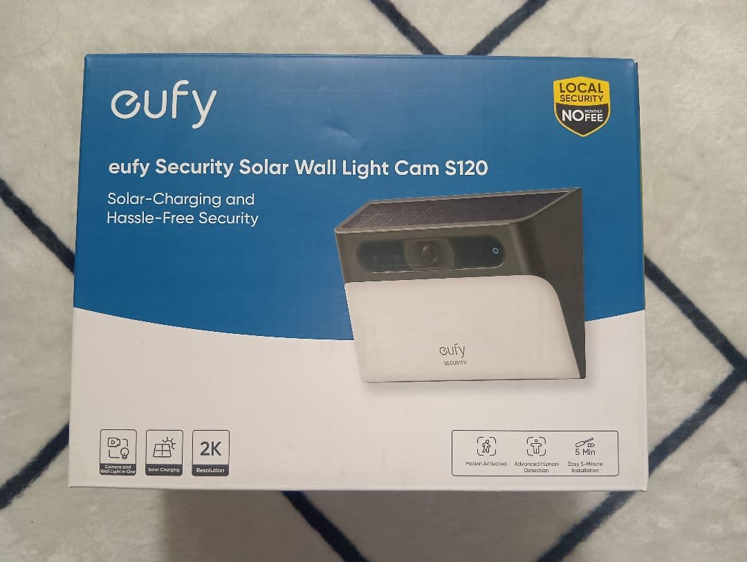 防犯カメラ Anker Eufy Solar Wall Light Cam S120