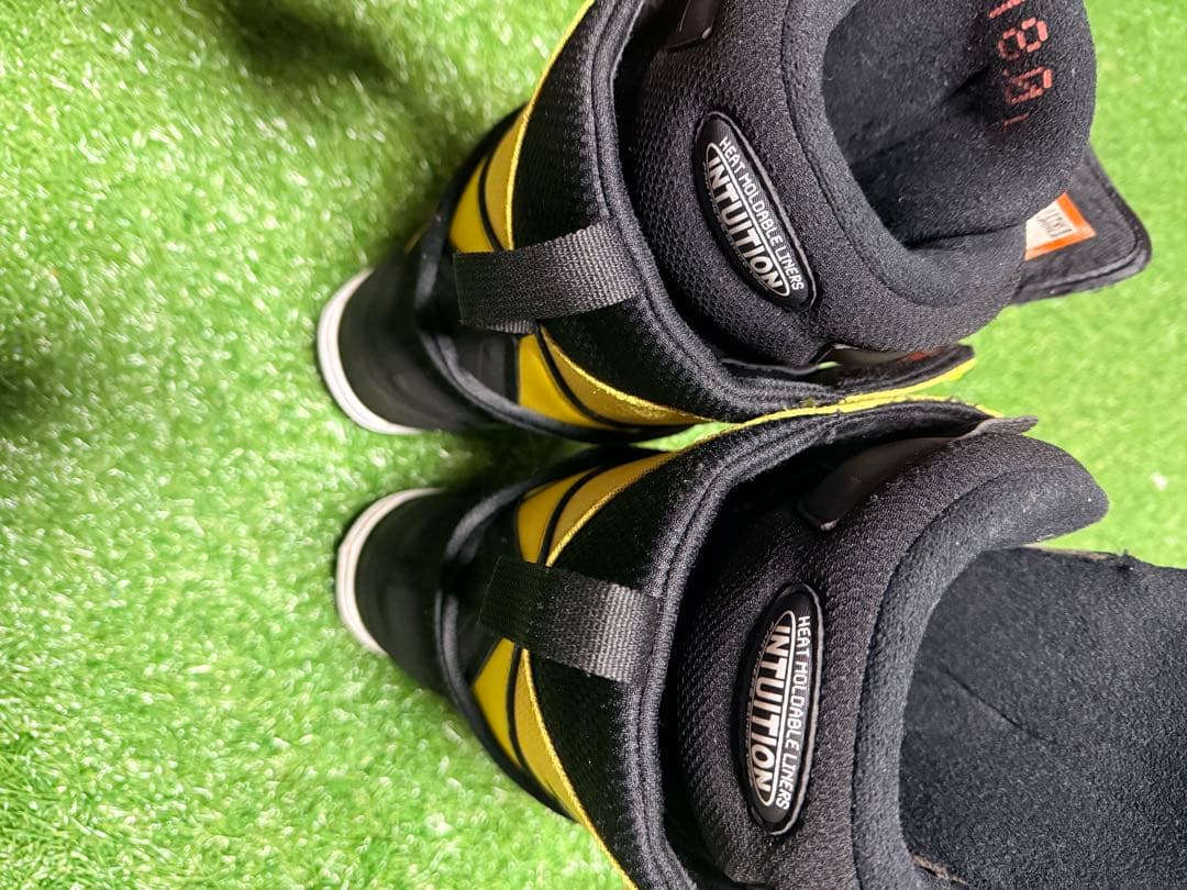 超美品　thirtytwo スノーボードブーツ イエロー/ブラック