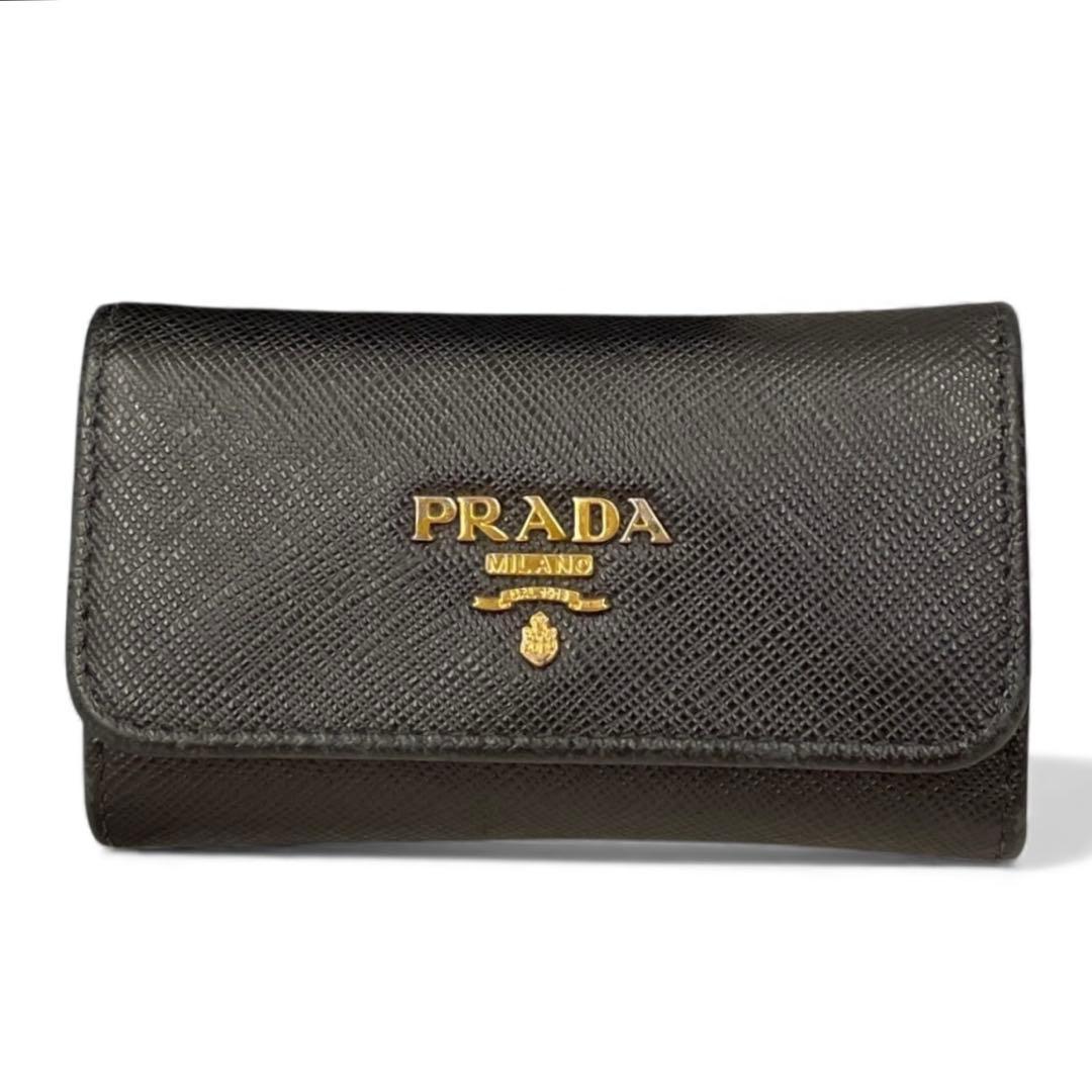 【極美品】PRADA キーケース 6連 サフィアーノレザー 黒 ゴールド金具