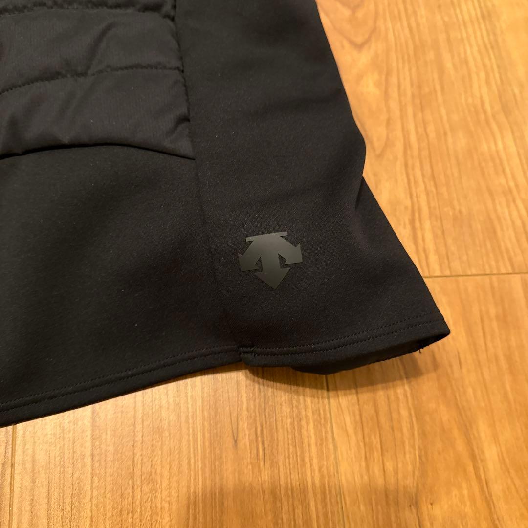 デサント　黒 フード付き ダウンジャケット