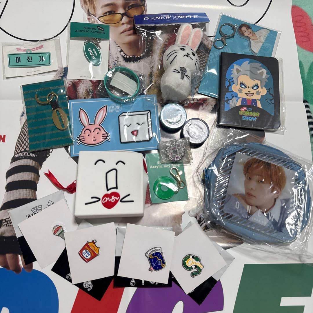 ち*い様 ONEW アルバム 、トレカ、グッズ コレクション