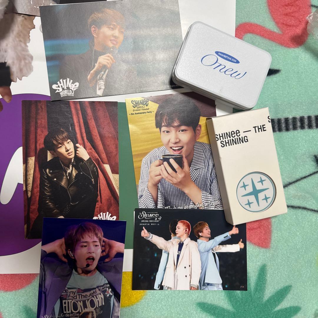 ち*い様 ONEW アルバム 、トレカ、グッズ コレクション