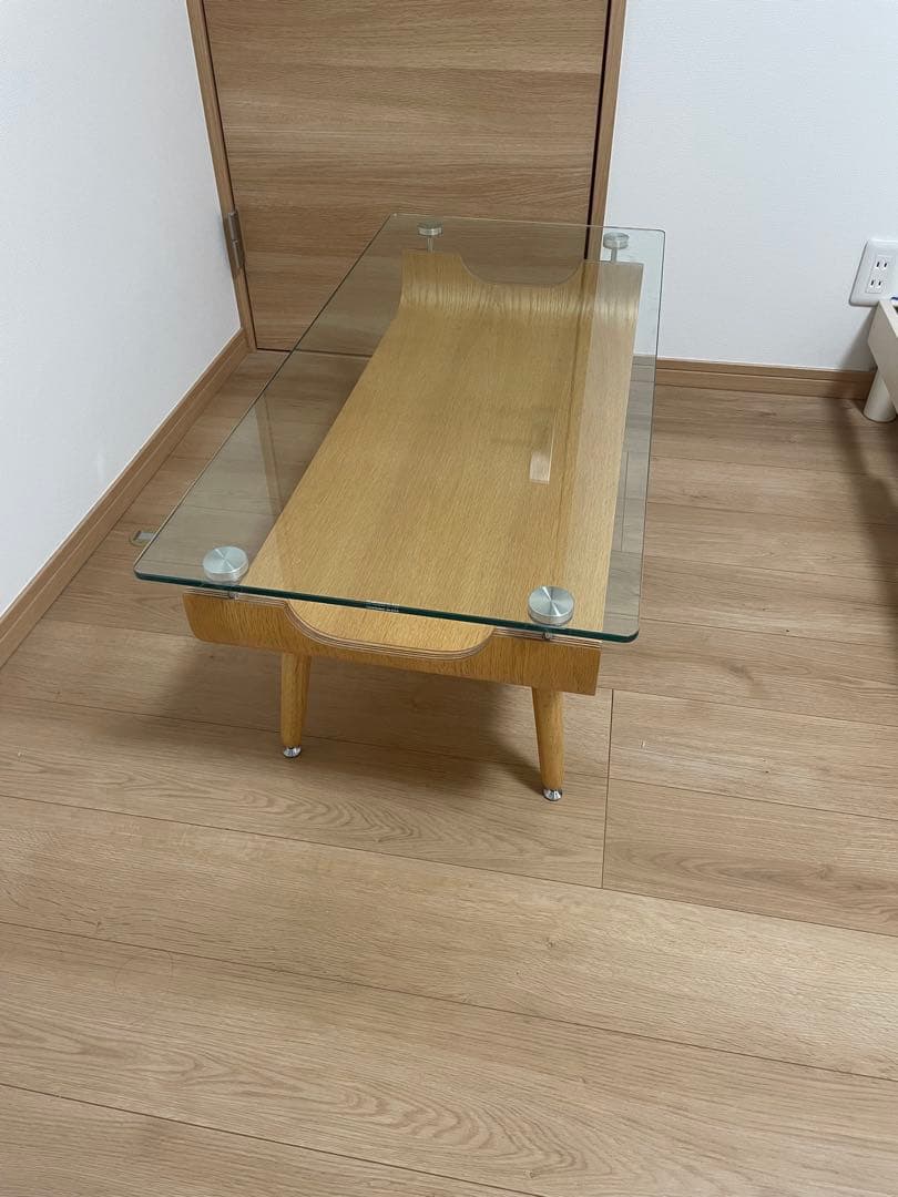 ニトリ　ガラス天板の木製センターテーブル
