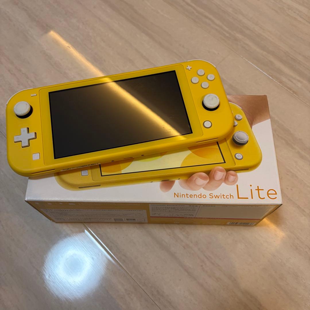 Nintendo Switch Light イエロー