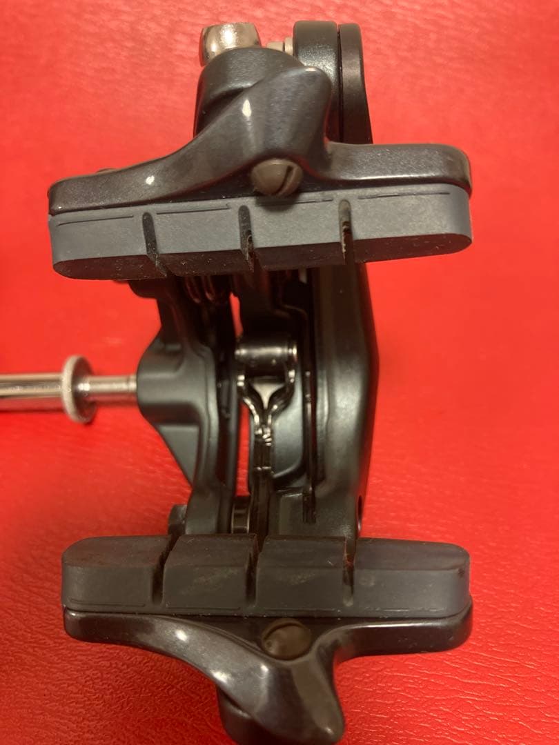 ULTEGRA R8000キャリパーブレーキ カーボンリム対応シュー付き