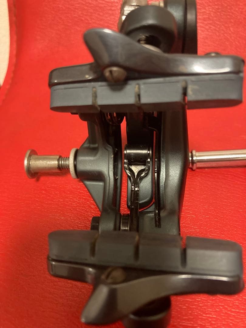 ULTEGRA R8000キャリパーブレーキ カーボンリム対応シュー付き