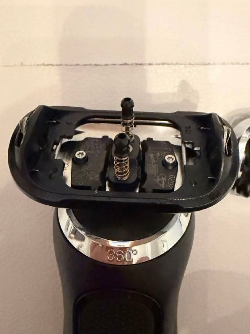 ブラウン　シリーズ７　ブラック　本体未使用　洗浄機使用品　電源コード