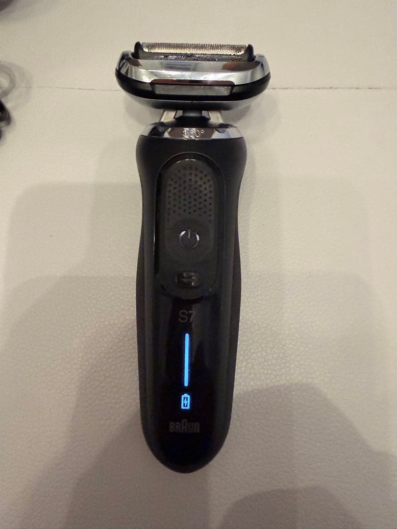 ブラウン　シリーズ７　ブラック　本体未使用　洗浄機使用品　電源コード