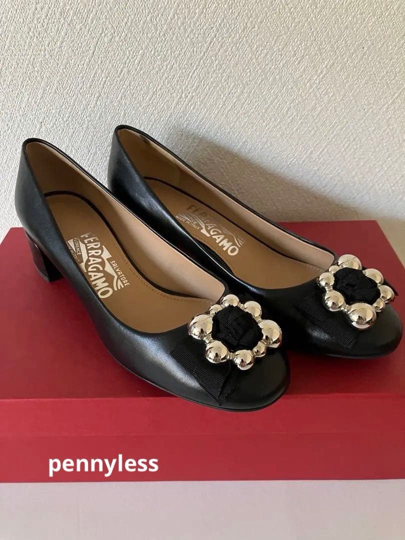 レア！フェラガモ パンプス シルバー金具 カーフレザー フラットシューズ　5