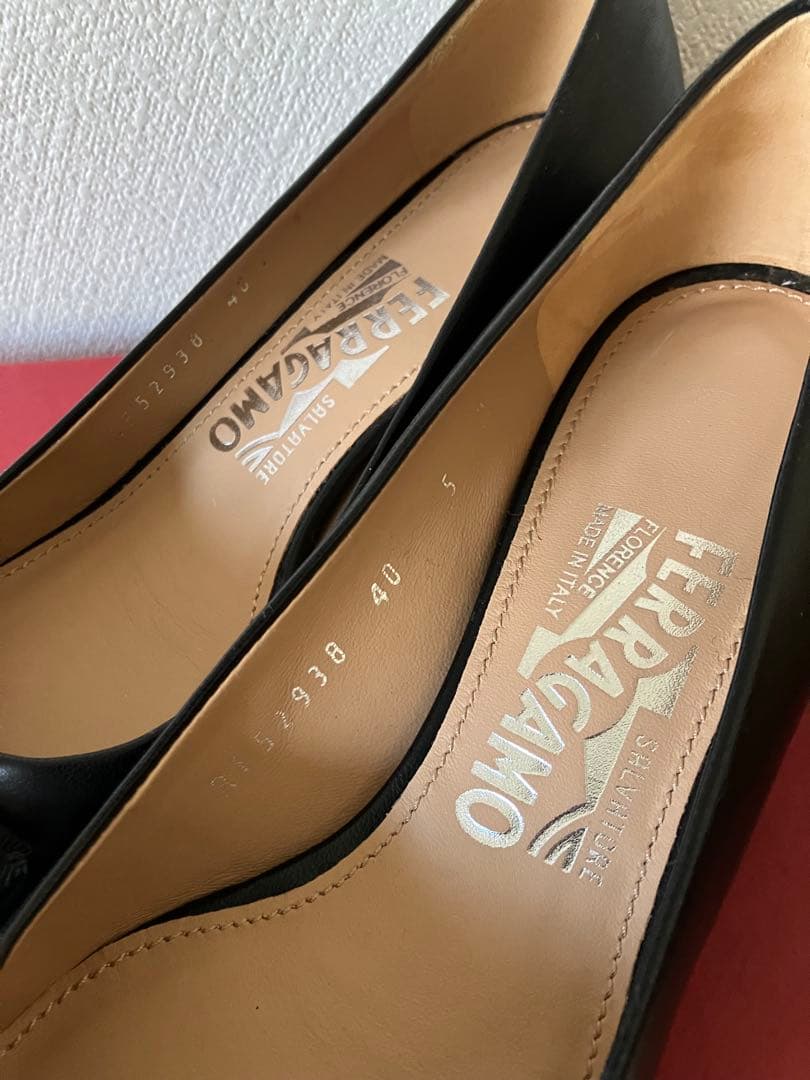 レア！フェラガモ パンプス シルバー金具 カーフレザー フラットシューズ　5