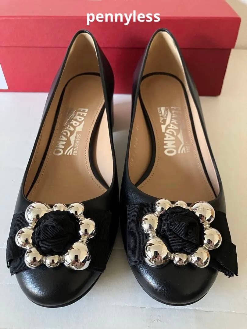 レア！フェラガモ パンプス シルバー金具 カーフレザー フラットシューズ　5