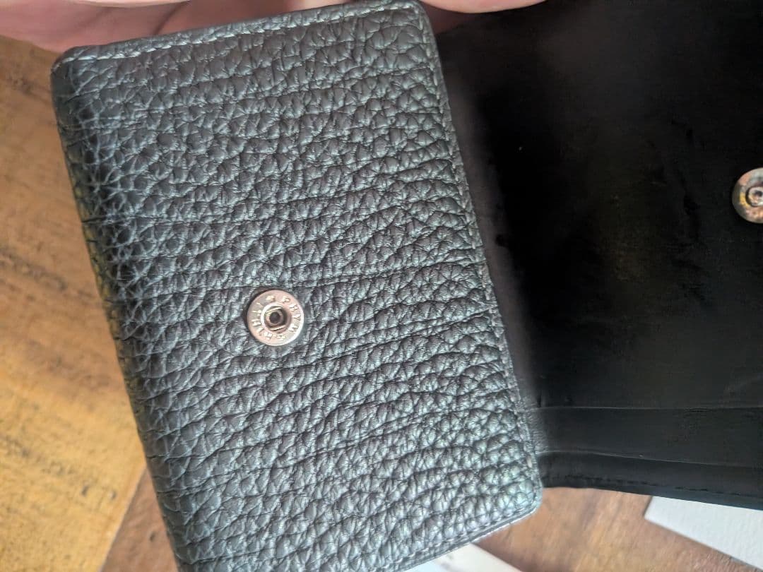 COCOMEISTER マットシュリンクカムラッド 三つ折り財布 ブラック