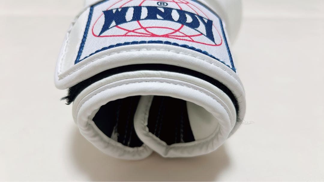 【美品】WINDY（ウィンディ）ボクシンググローブ 8oz／本革・ホワイト