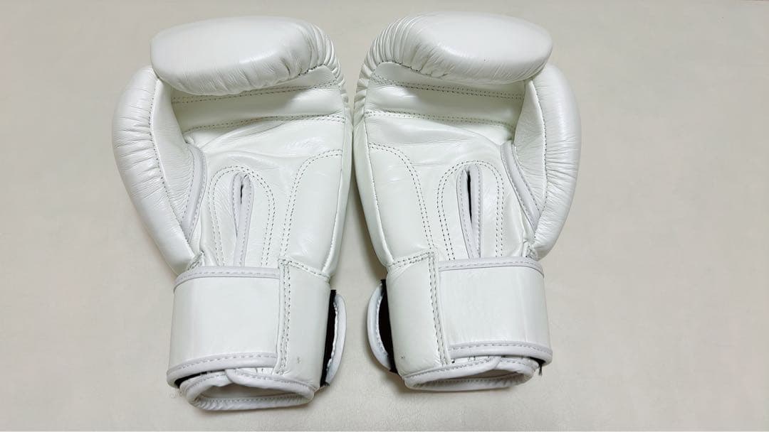 【美品】WINDY（ウィンディ）ボクシンググローブ 8oz／本革・ホワイト