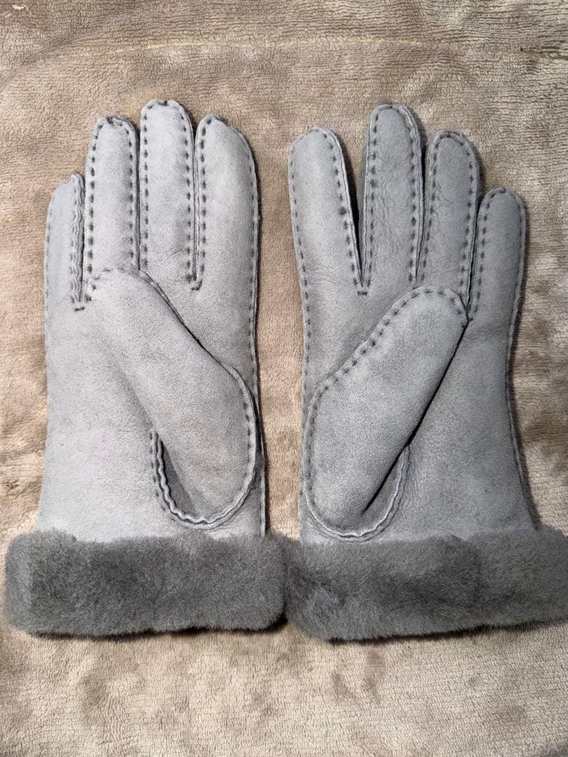 UGG 手袋 ファー シープスキン エンブロイダー グローブ　Mサイズ