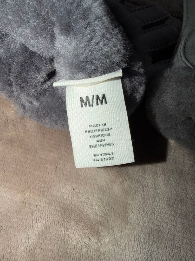 UGG 手袋 ファー シープスキン エンブロイダー グローブ　Mサイズ