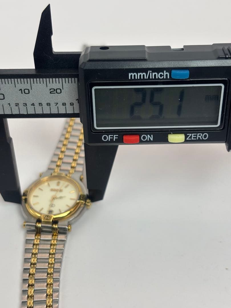 GUCCI アナログ腕時計 シルバー/ゴールド9000L