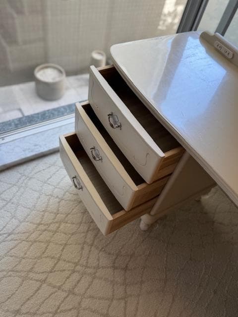 デスク カンティーニュ