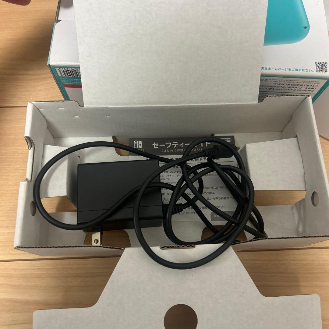 Nintendo Switch Lite ターコイズ 本体 充電器 専用ケース付