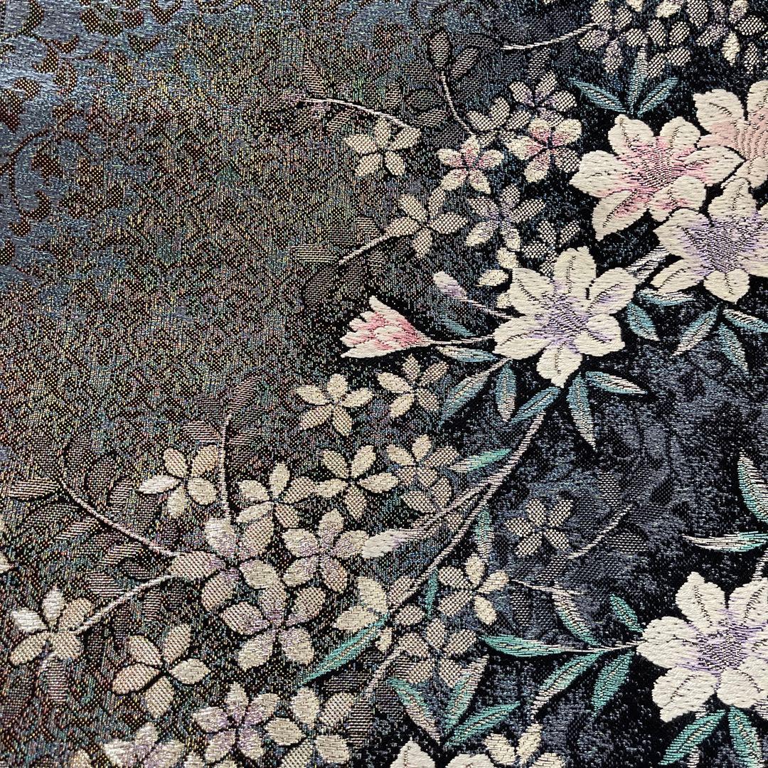 正絹花柄刺繍六通袋帯