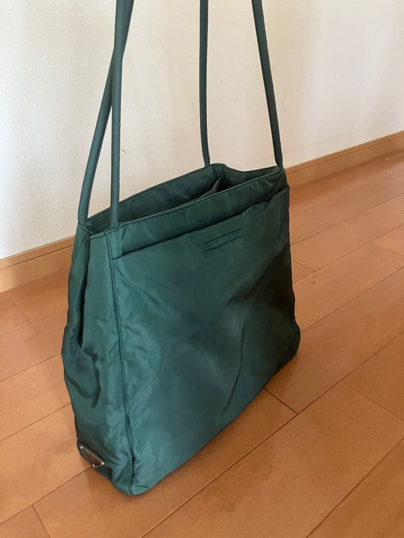 プラダ　ナイロン　ショルダー　ハンドバッグ　グリーン