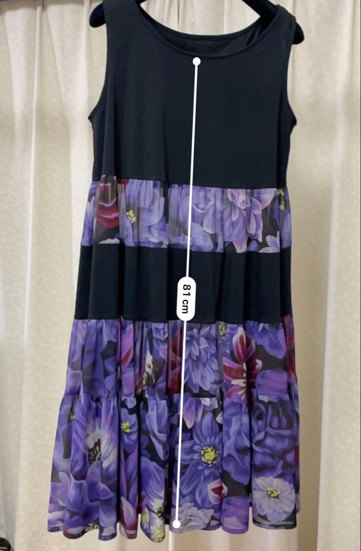 TOKUKO 1er VOL 黒と紫の花柄ノースリーブチュニック 9号