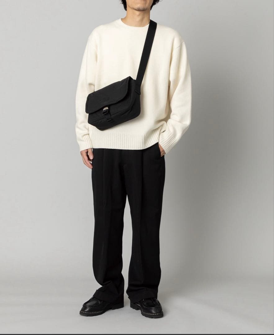 kuros'（クロス）ナイロンミニメッセンジャーバッグ