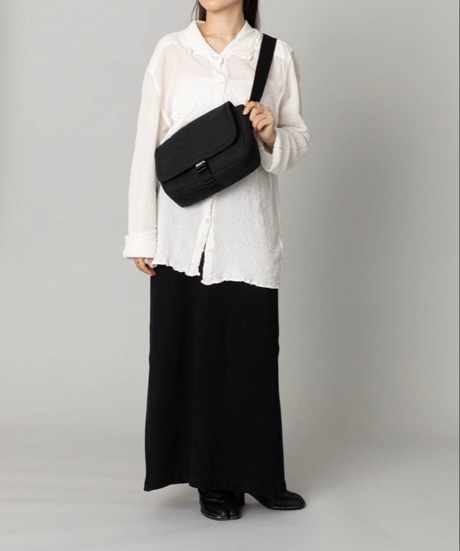 kuros'（クロス）ナイロンミニメッセンジャーバッグ