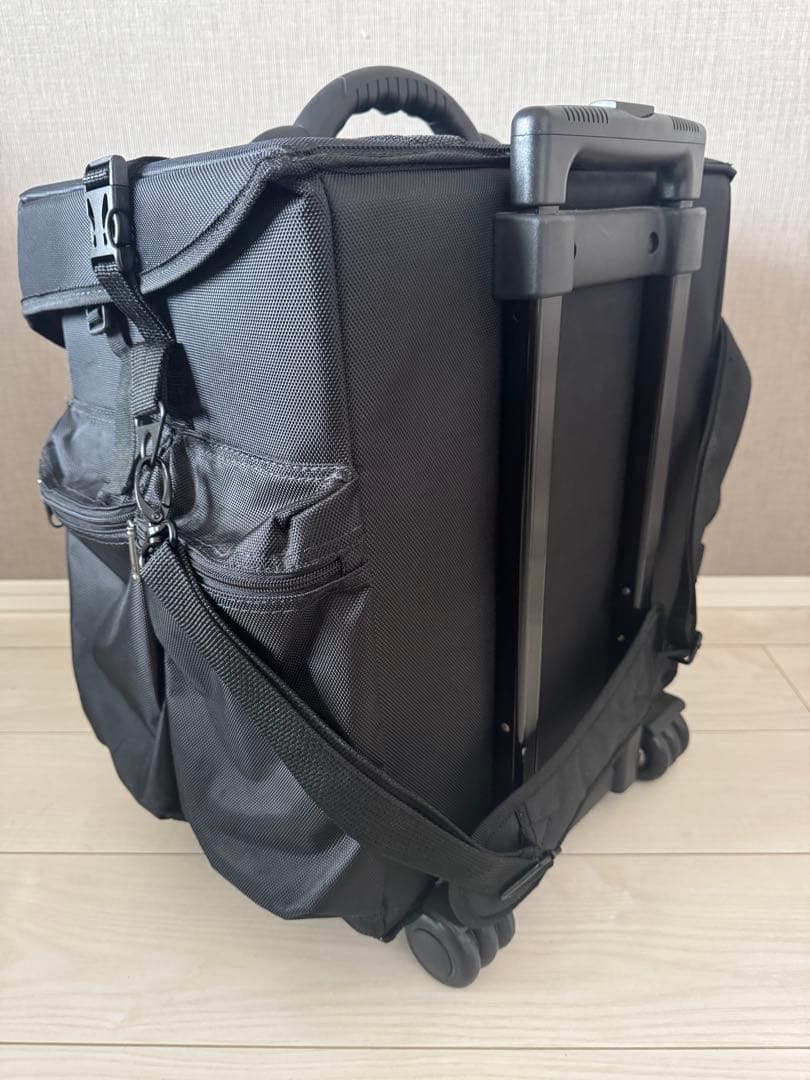 アーティストキャリアー　メイクアッププロ用　ネイリスト用　美容師用キャリーケース