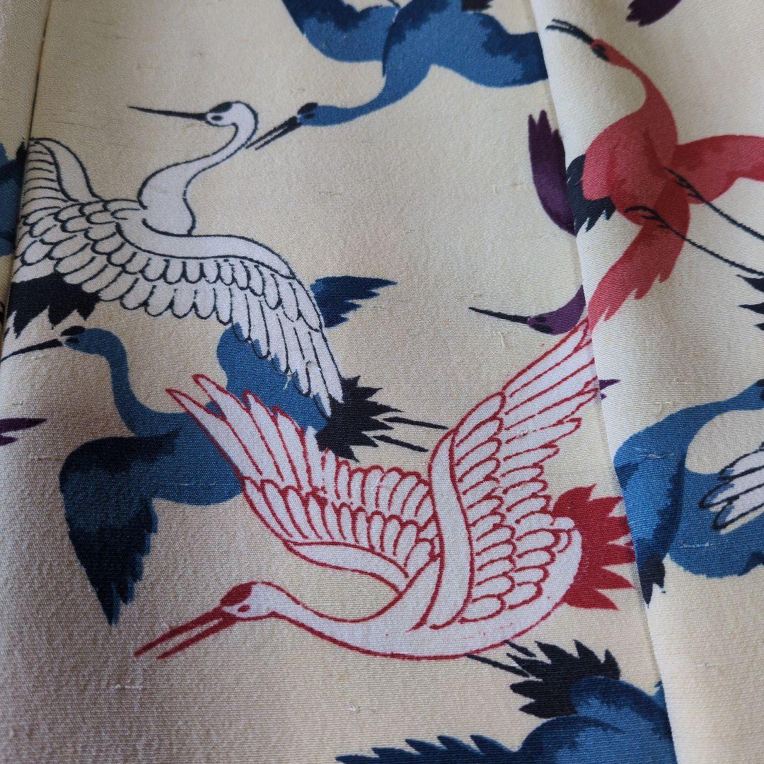 七五三３歳正絹アイボリー地に鶴柄手縫いの被布（中綿無し）