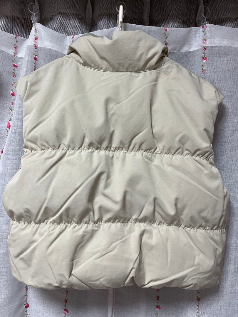 UNIQLO ダウンクロップドベスト ベージュ S