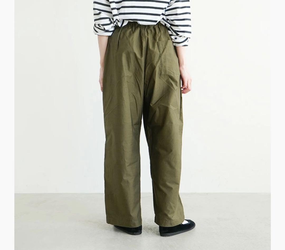 未使用品　mizuiro ind(ミズイロインド)カーゴイージーパンツ　カーキ