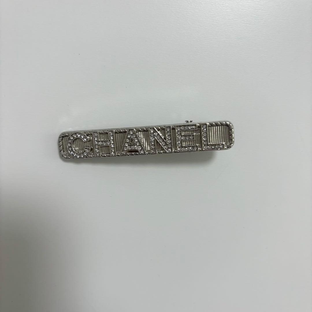 CHANEL シルバー ロゴ バレッタ　ヘアピン