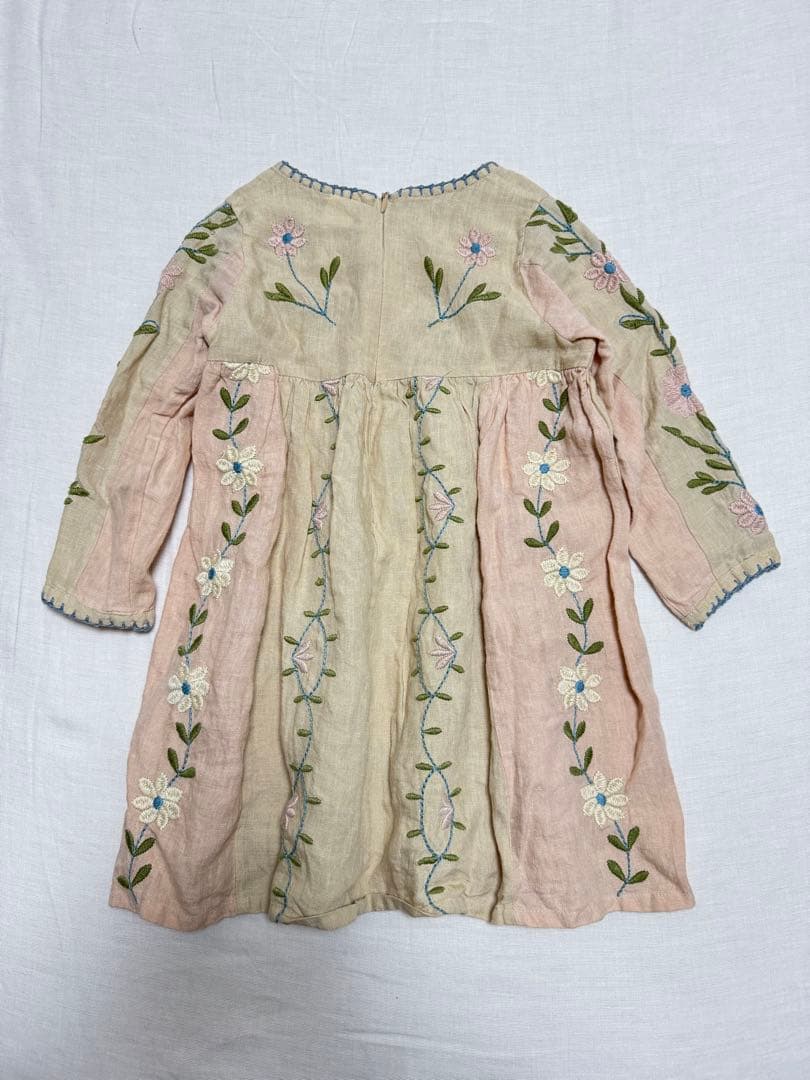 apolina ワンピース　花柄刺繍3-5y