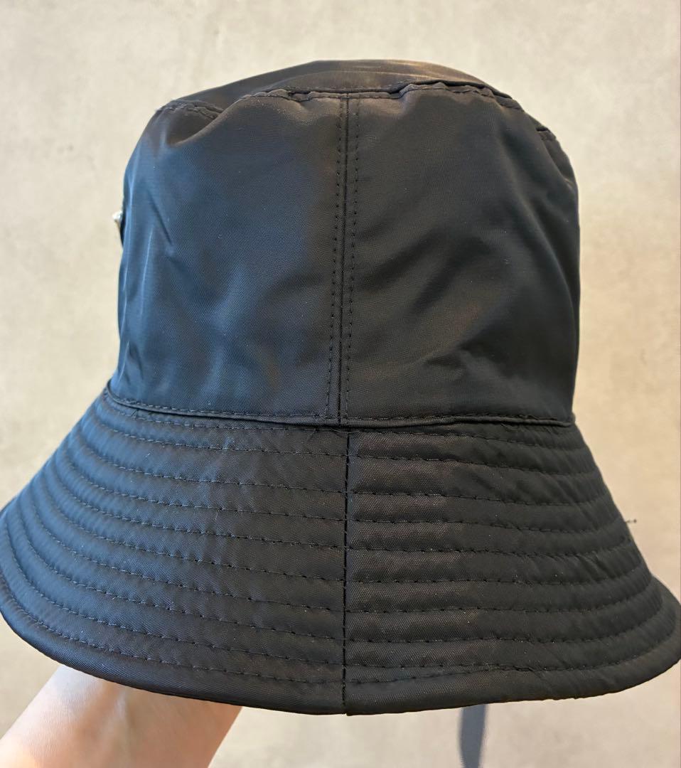 PRADA プラダ　ブラック バケットハット M 三角ロゴ
