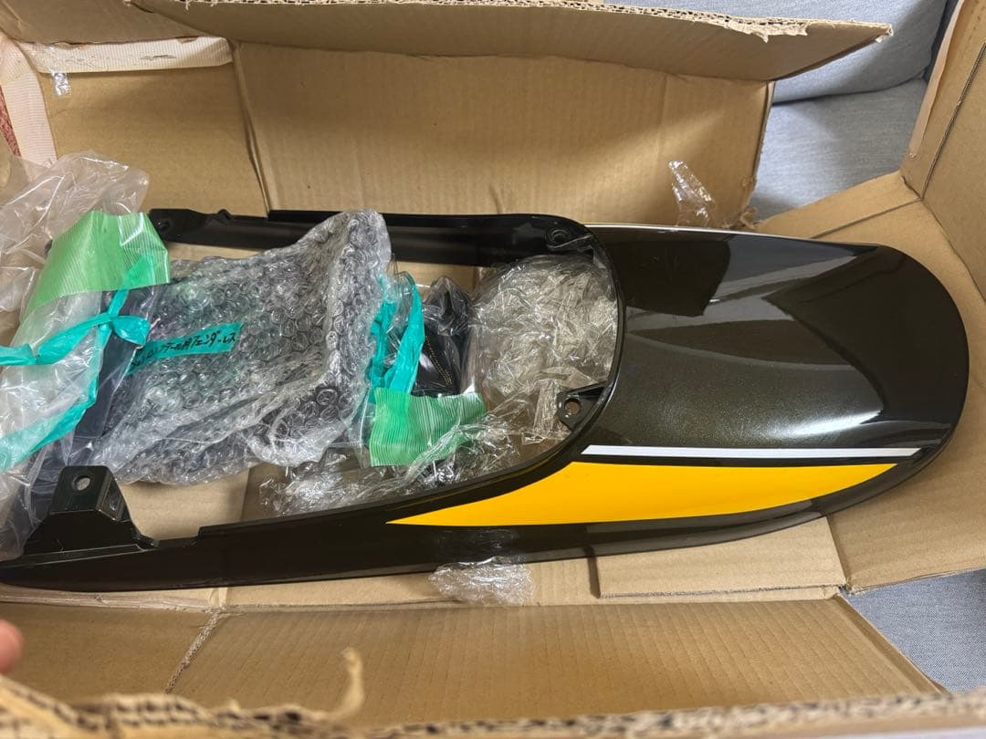 な*べ様 Z900RSロングテールフェンダーレスセット　タイガーカラー　ドレミコ