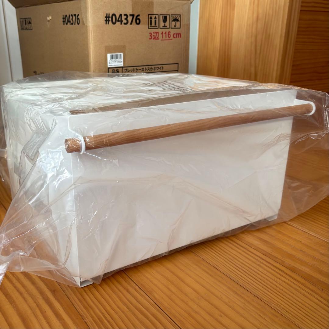 tosca ホワイト ブレッドケース 木製ハンドル付き