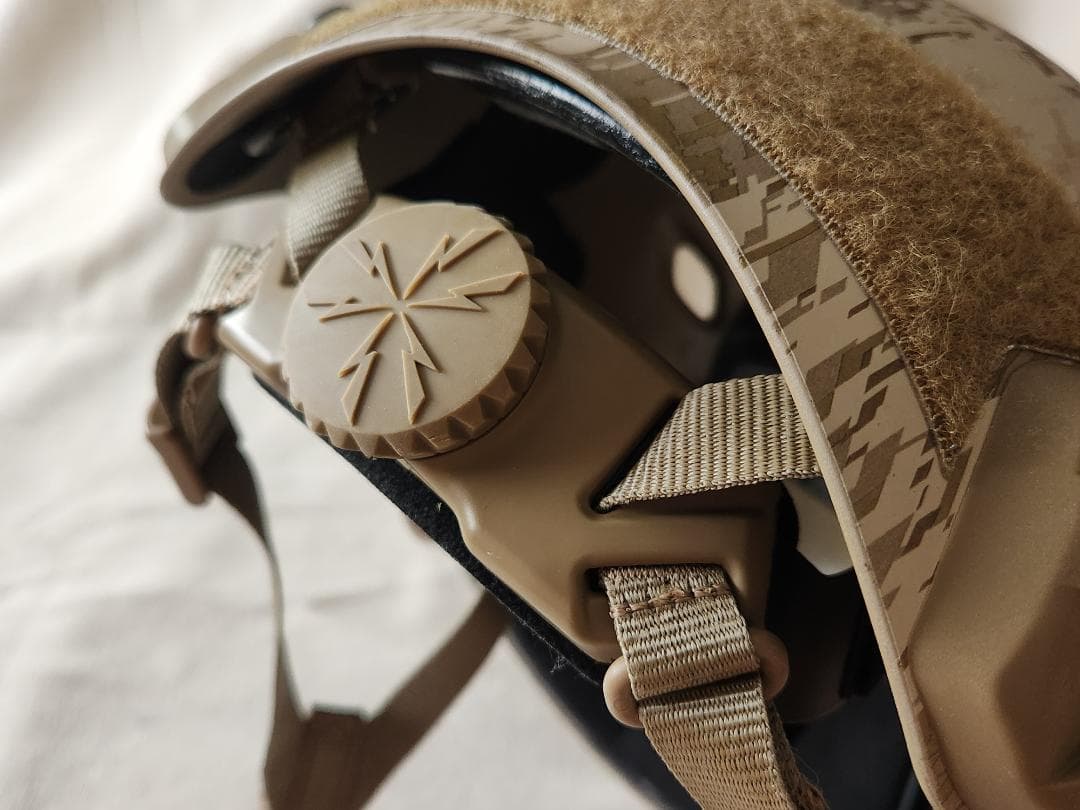 【実物】Ops-Core FAST Bump ヘルメット (ノンバリスティック)