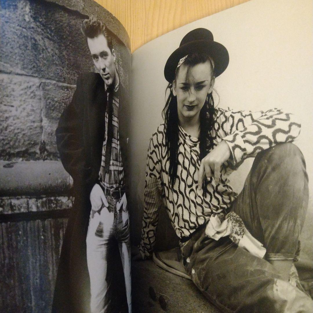 洋書 Made in the UK: The Music of Attitude