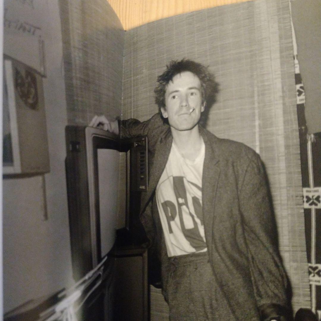 洋書 Made in the UK: The Music of Attitude