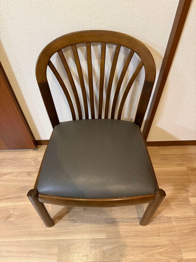 カリモク家具 ダイニングチェア 木製 レザー調座面 椅子　NO.3