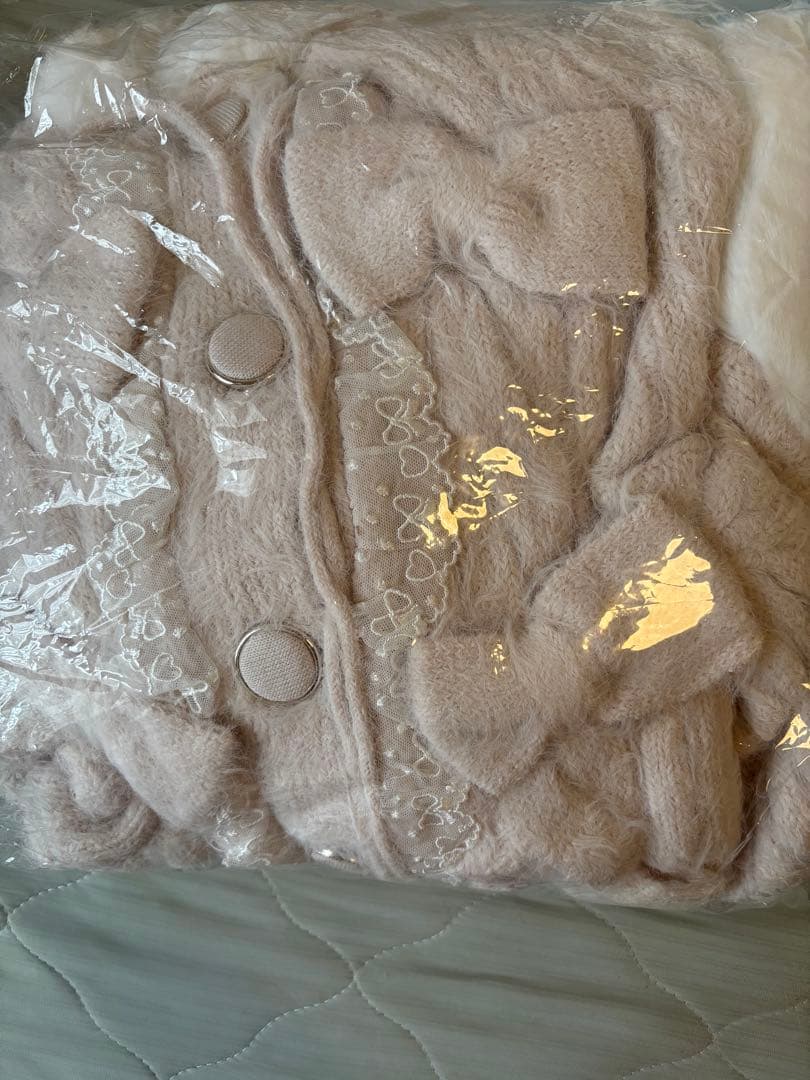 淡いピンクのフワフワニットポンチョ　値下げ不可