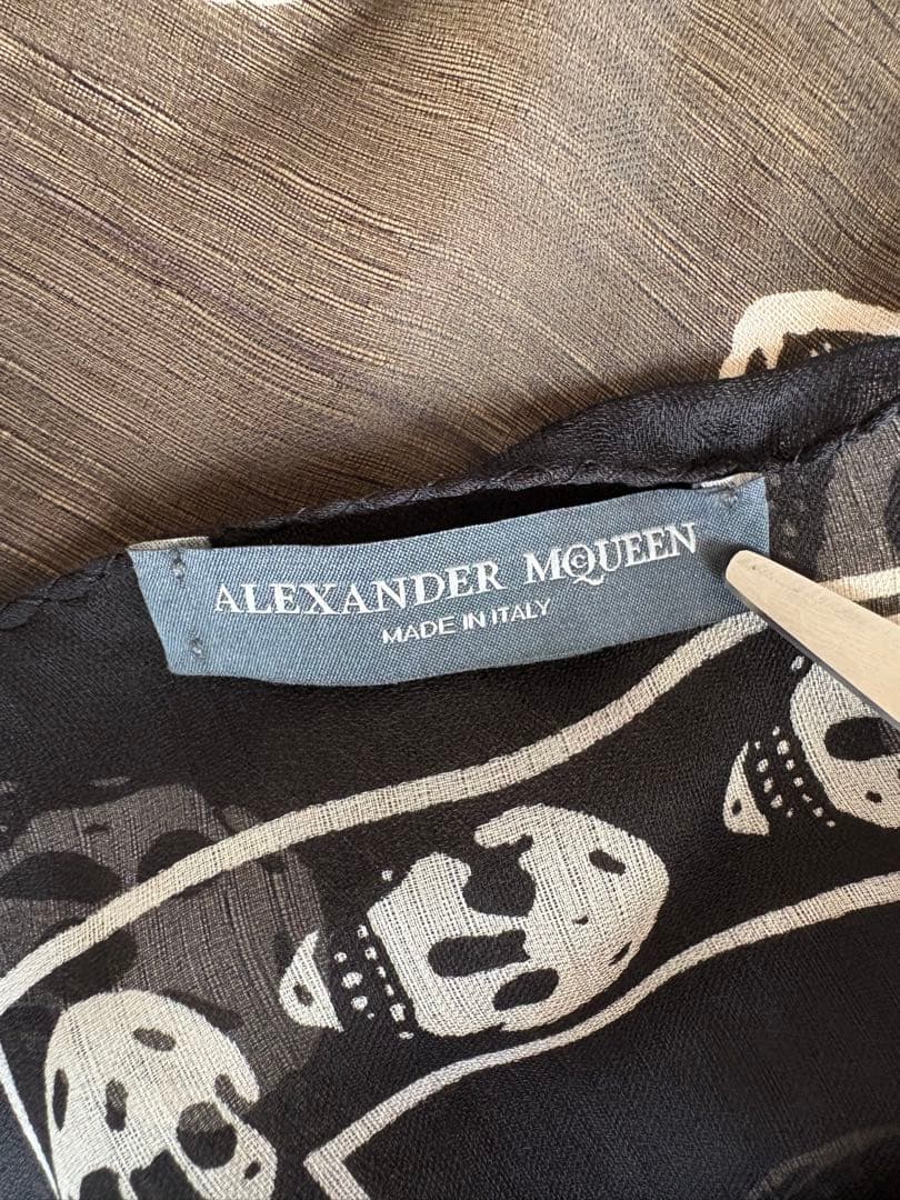 【美品】ALEXANDER McQUEEN スカル 大判スカーフ シルク100%