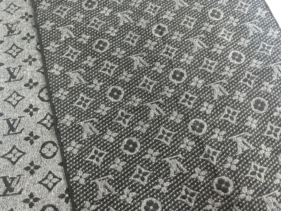 LOUIS VUITTON エシャルプ　モノグラム　クラシック　マフラー