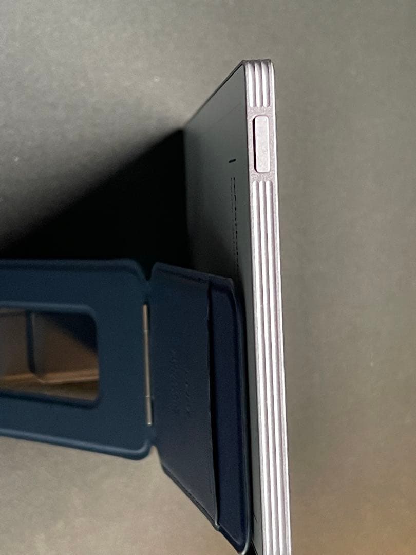 reMarkable Paper Pro Move本体、ペン、ケース付き