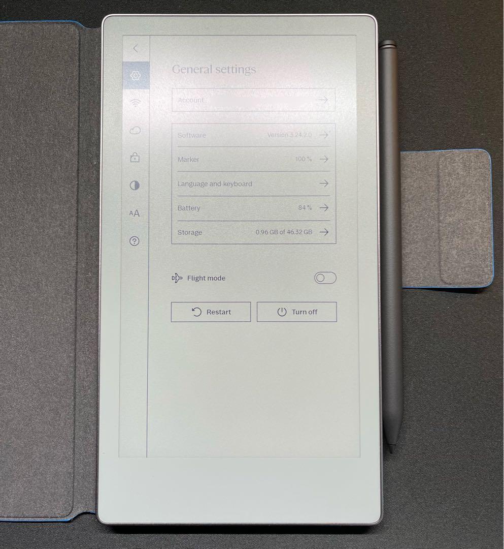 reMarkable Paper Pro Move本体、ペン、ケース付き